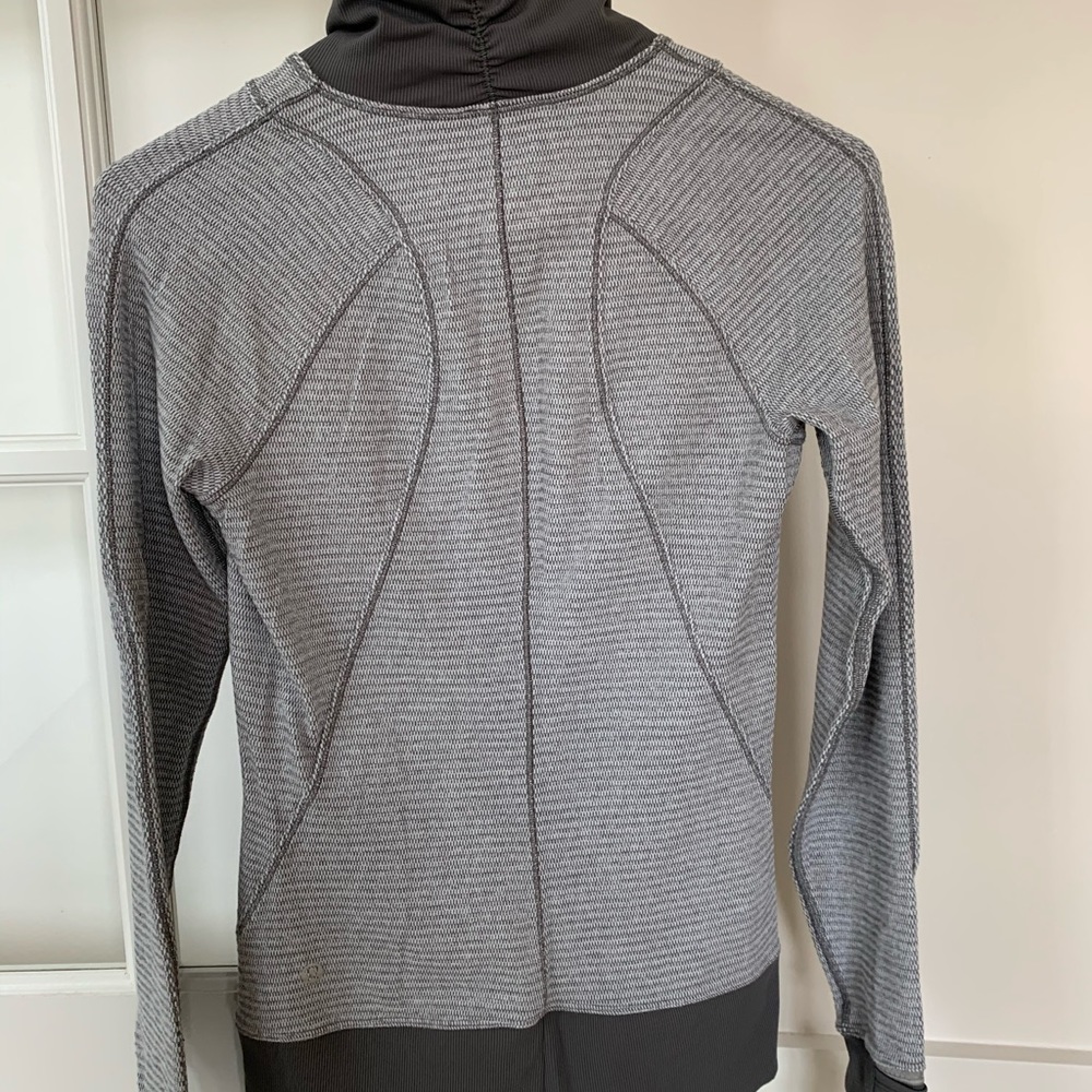 Barely used Lululemon long sleeve 3/4  zip up - Picture 2 of 8